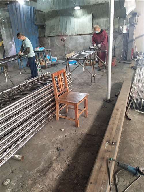 桂林不锈钢复合管隔离栏杆无中间商差价