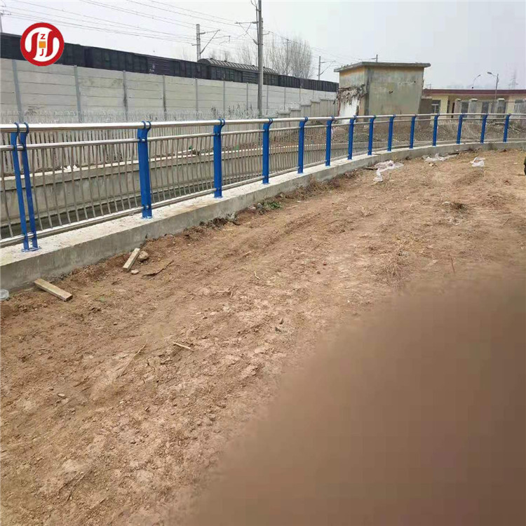 南京304不锈钢碳素钢复合管护栏