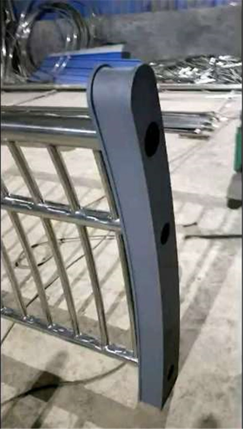 泉州防撞钢护栏产品可靠