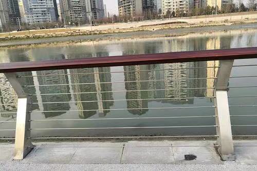 重庆201不锈钢桥梁护栏是您首选