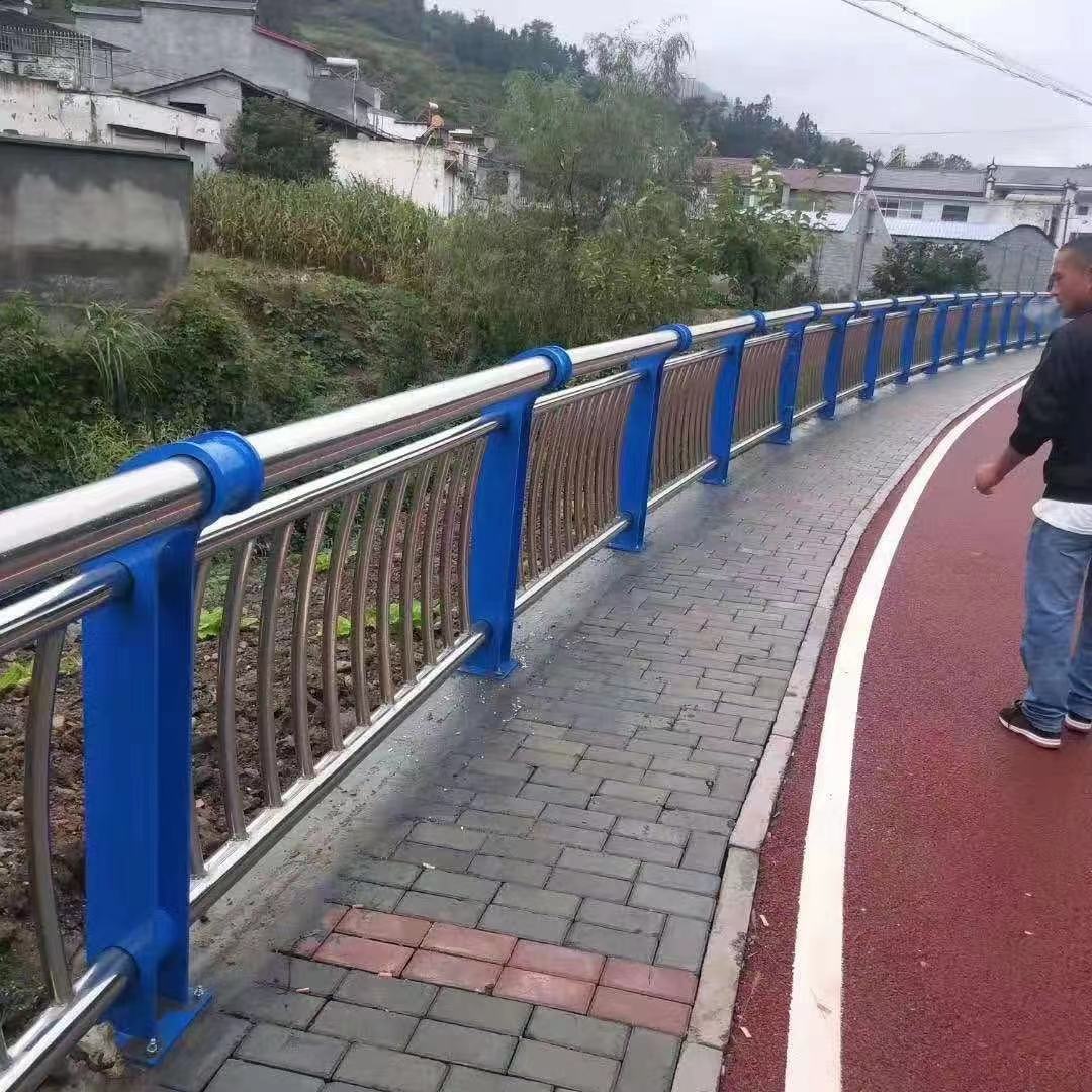 乌海304不锈钢复合管桥梁护栏公司实力雄厚