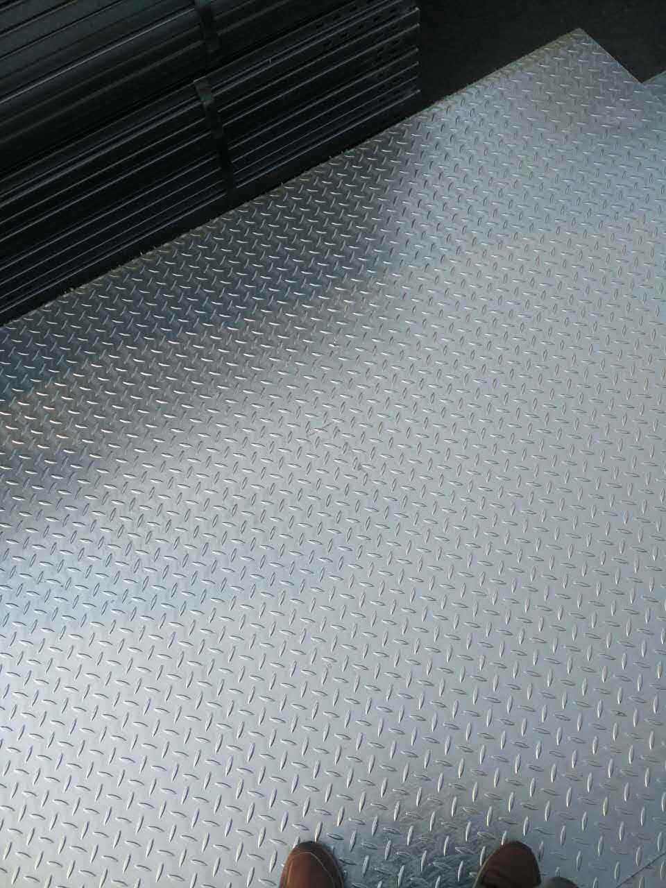 鍍鋅花紋板廠家直發顏色尺寸款式定制