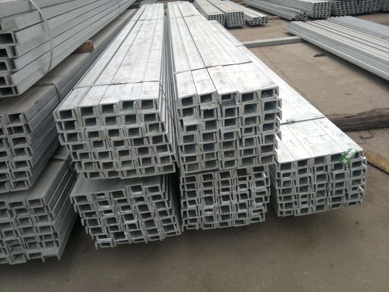 熱鍍鋅工字鋼—廠家發貨品質值得信賴