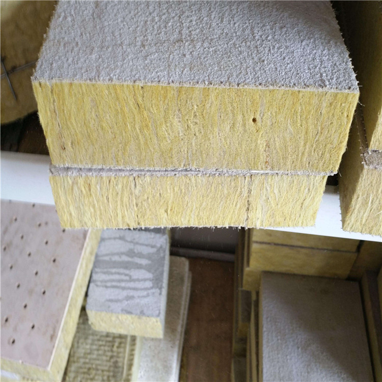大连优质岩棉复合板厂家供货 质量保证