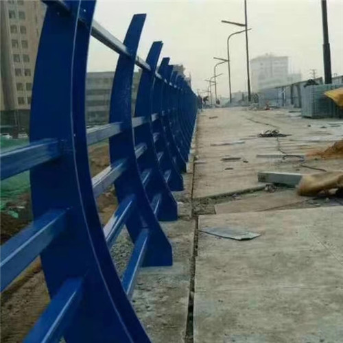 贺州不锈钢复合管栏杆产品美观大方