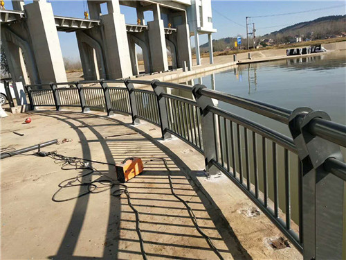 黑龙江景观不锈钢桥梁护栏制造生产厂家