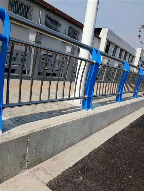 潍坊不锈钢复合管桥梁护栏工程质量稳定可靠