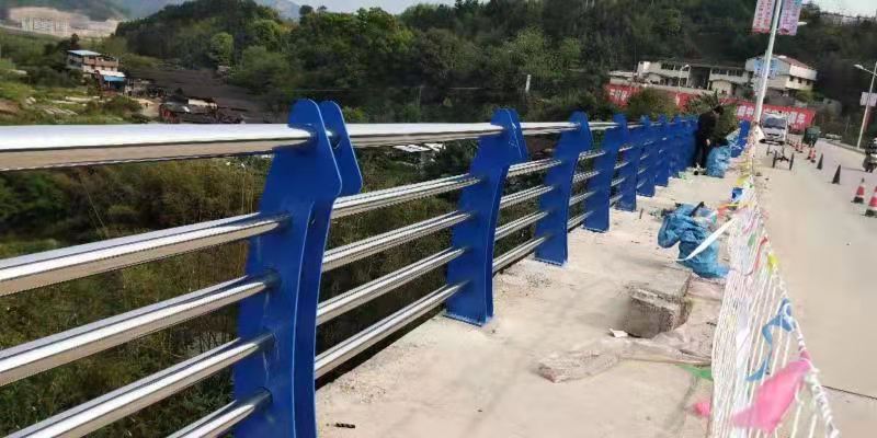 泰安不锈钢立柱防撞桥梁栏杆