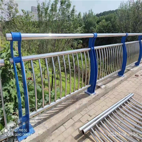 绥化碳素钢复合管桥梁护栏多少钱
