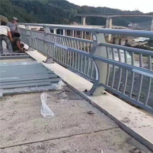 陕西不锈钢复合管桥梁护栏定做价格