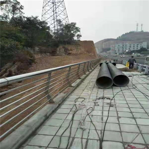 漳州不锈钢复合管河道护栏每米价格