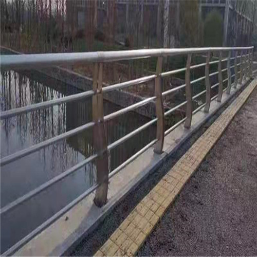 山东碳素钢复合管桥梁护栏一站式服务