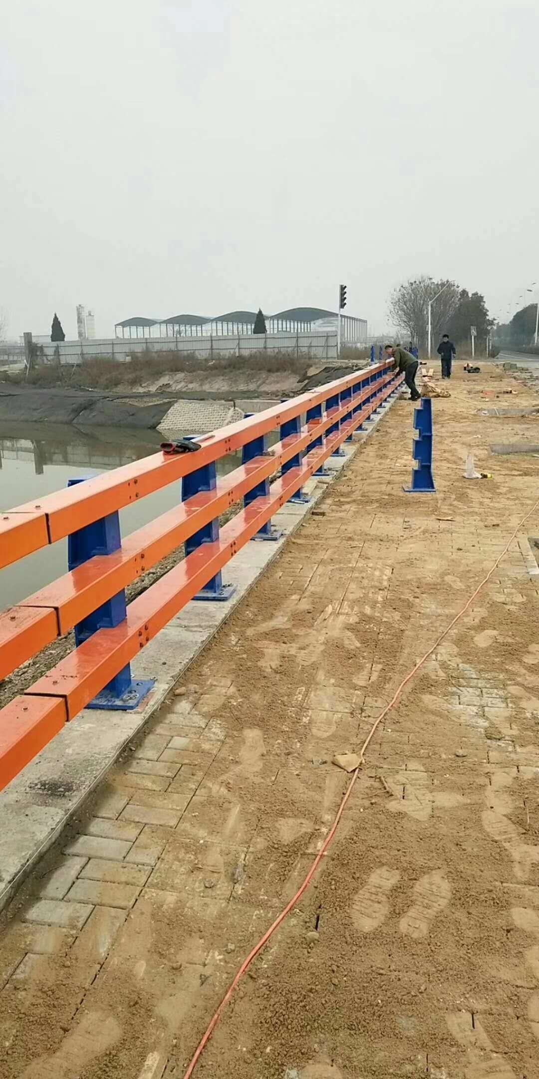 潍坊道路护栏栏杆保证品质完善