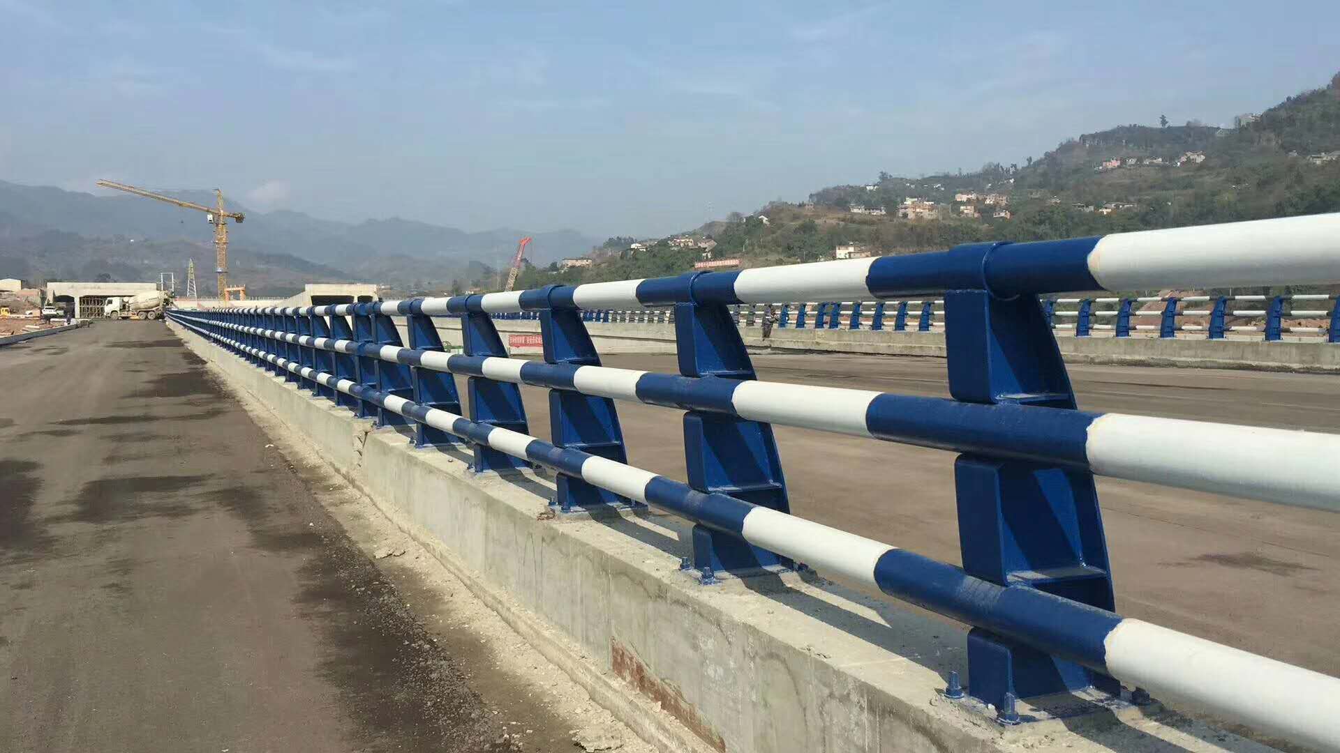 广东高速公路防撞护栏售后完善