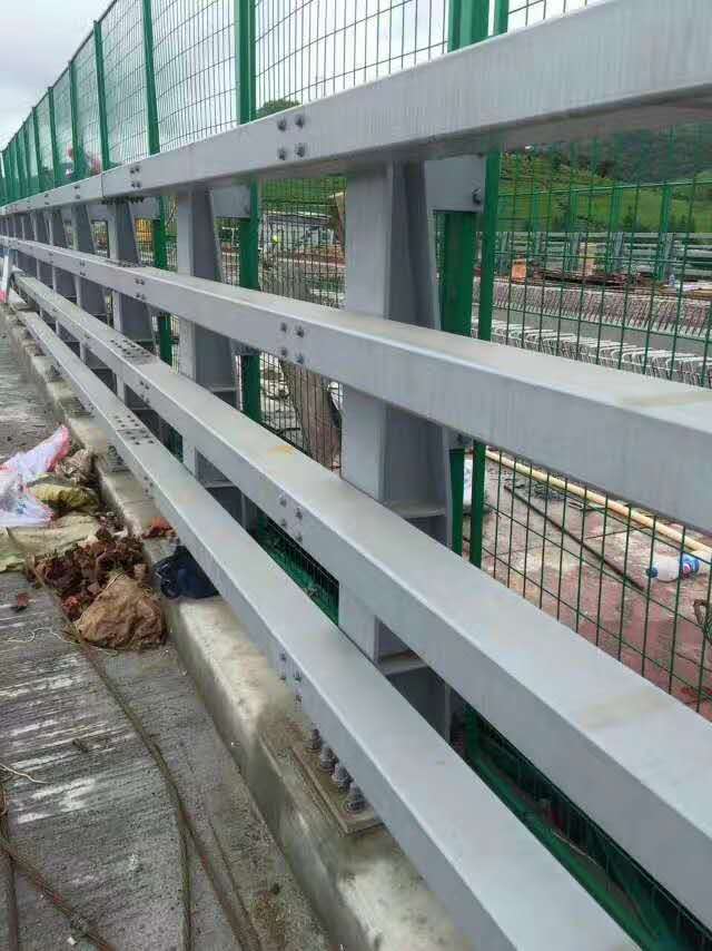 广州高速公路防撞护栏耐腐蚀