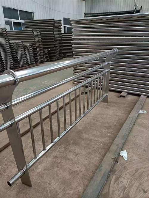 廊坊梁柱式防撞护栏 可按客户需求生产