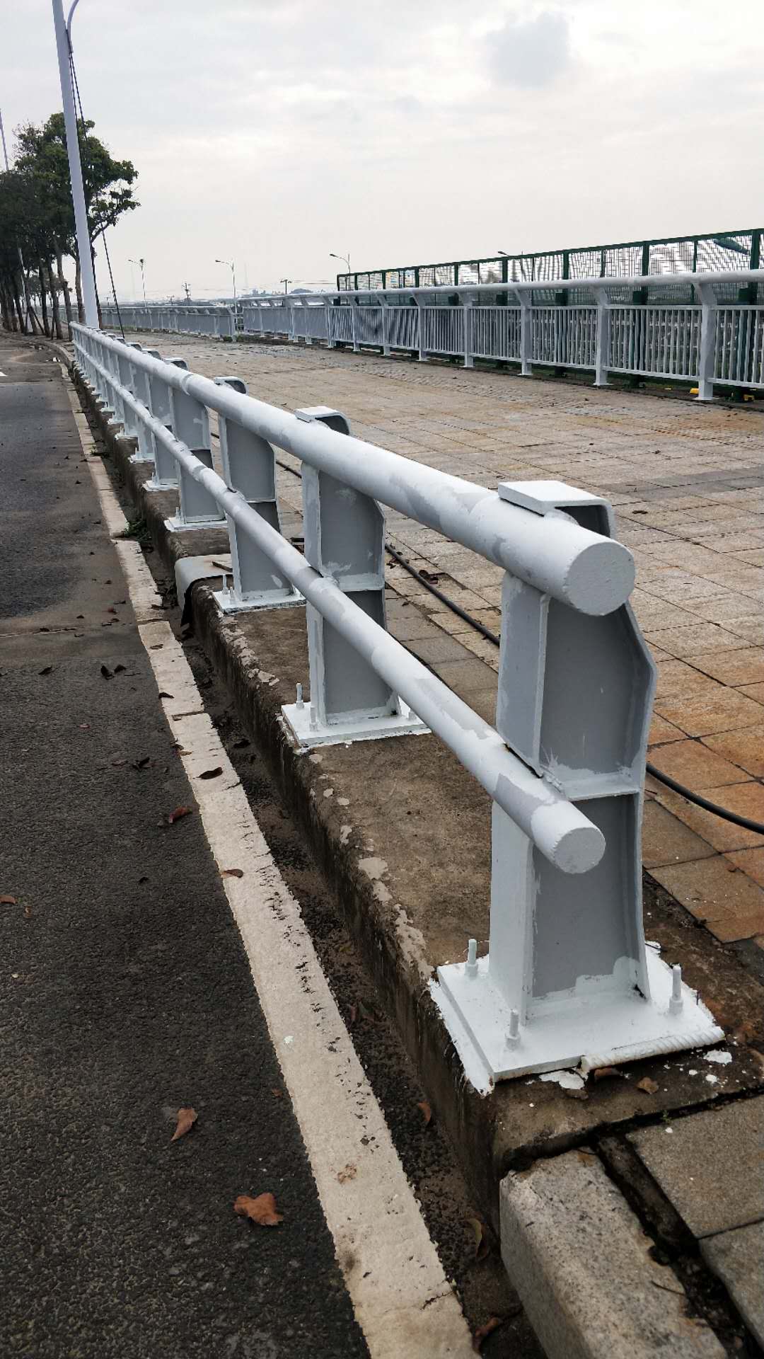 广州高速公路防撞护栏做工精细