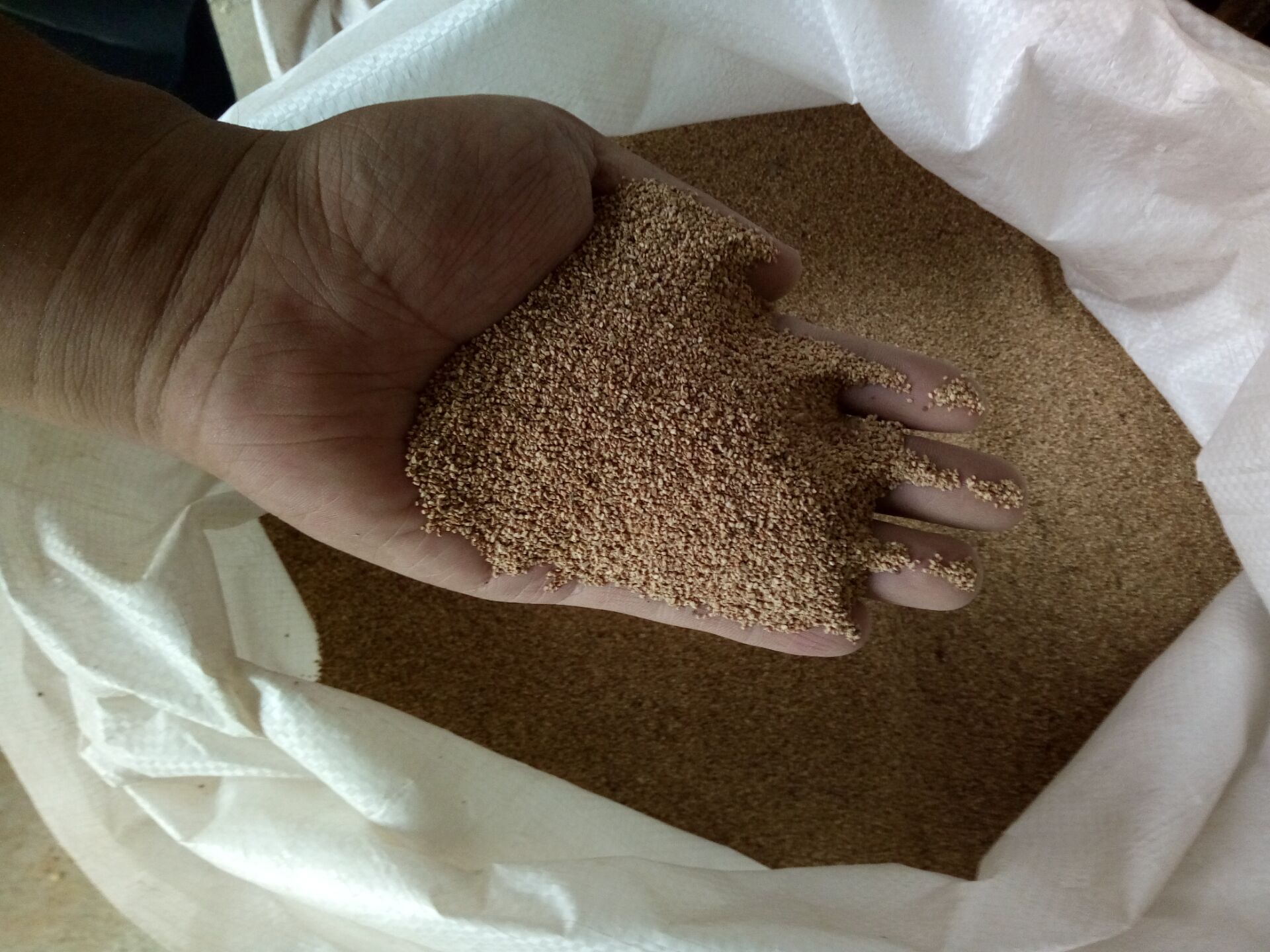 牡丹江低价批发果壳滤料材质