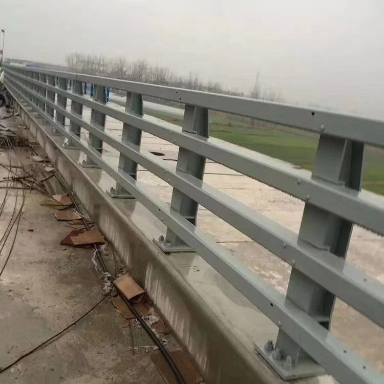 贺州大桥防撞护栏高强度