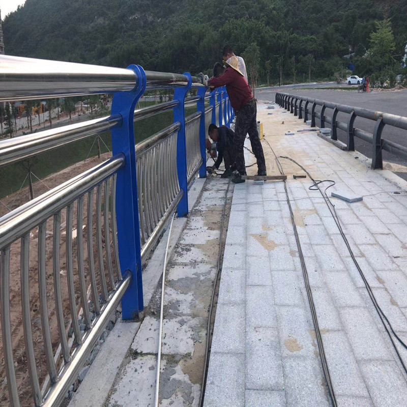 襄樊不锈钢复合管护栏产品设计制造