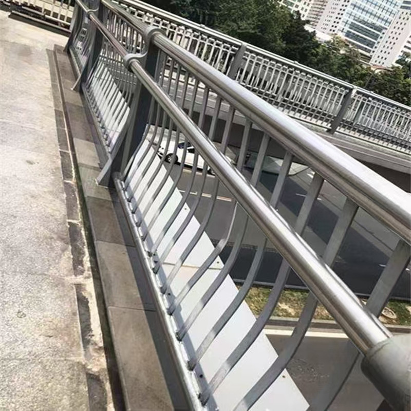 锦州天桥防护栏款式新颖