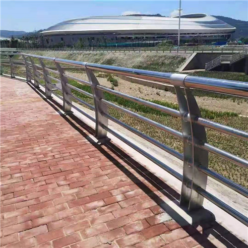 河北省不锈钢复合管护栏美观实用